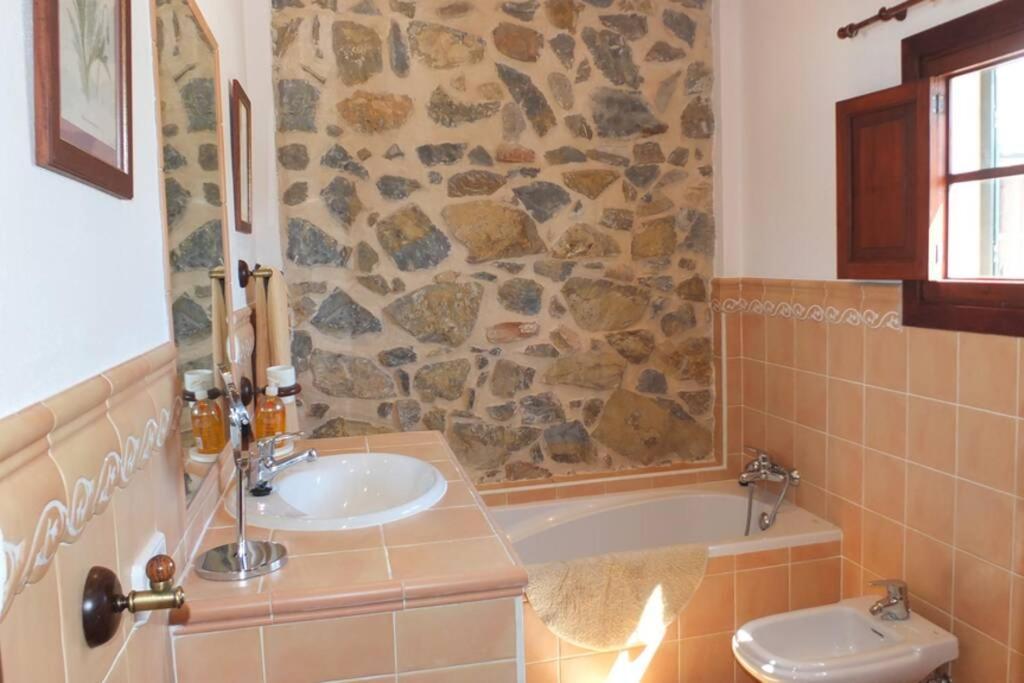 Villa Maria, Bonita Casa Con Jardin Y Piscina Privada En Andratx Exteriör bild